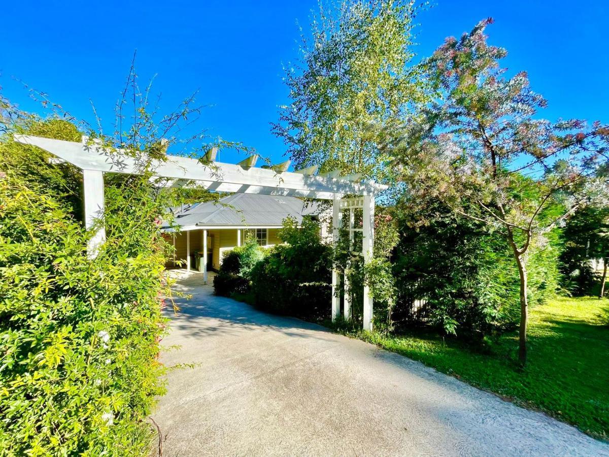 Mimosa House * Mount Victoria