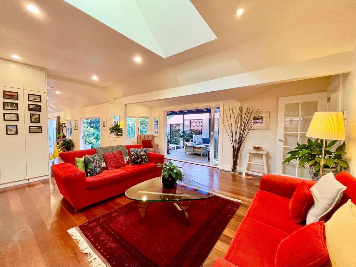 Mimosa House * Mount Victoria